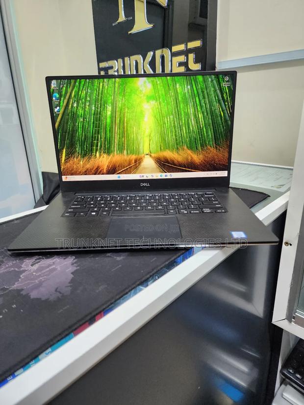Laptop Dell Precision 5530 16GB Intel Xeon SSD 512GB - thumbnail 2