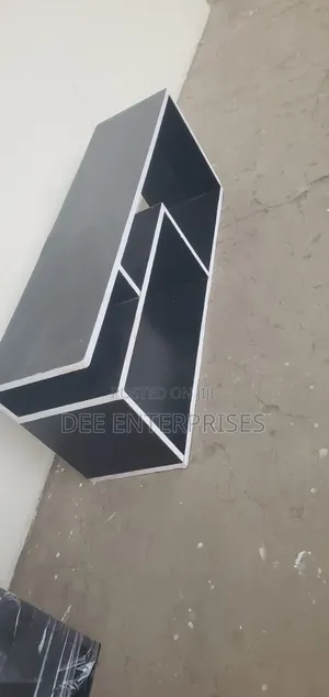 White on Black Mexico Modern Tv Stand