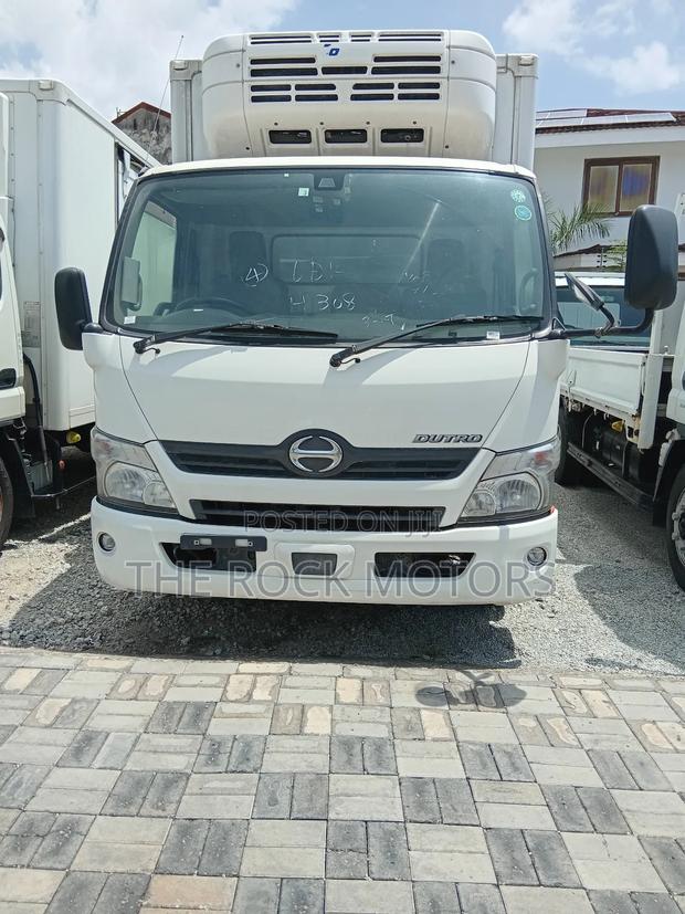 Hino Dutro 2022 - main view