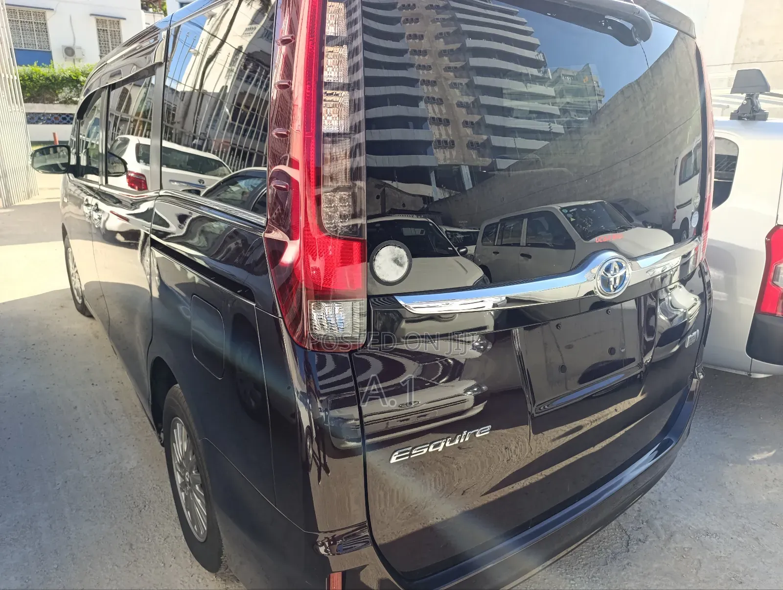 Toyota Esquire 1.8 FWD Hybrid (7 seater) 2018 Purple
