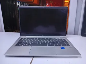 Laptop HP EliteBook 840 G10 8GB Intel Core i5 HDD+SSD 256GB