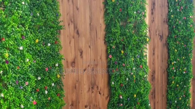 Zero Maintenance Green Wall Hedges Floral - main view