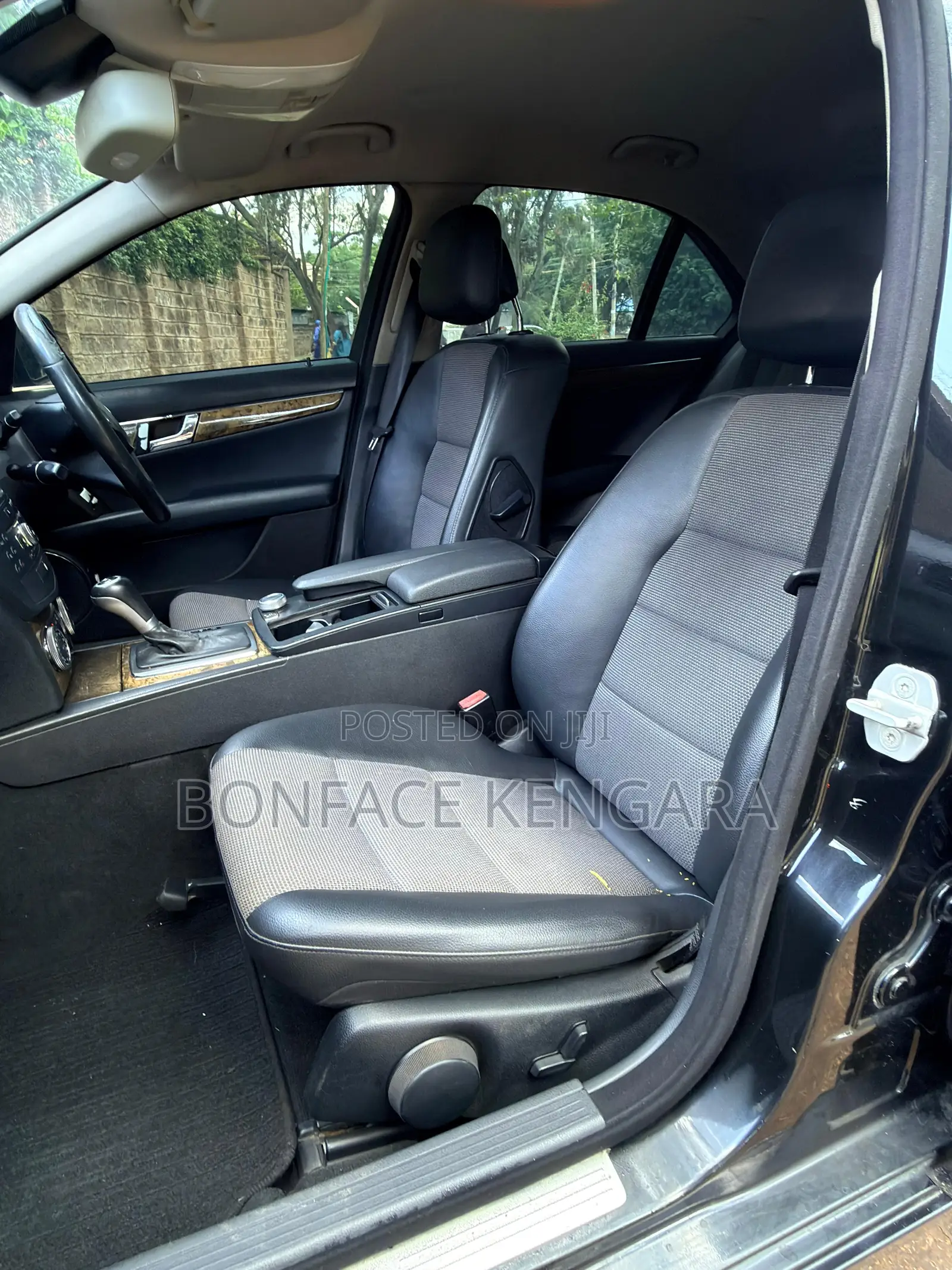 Mercedes-Benz C200 2009 Black
