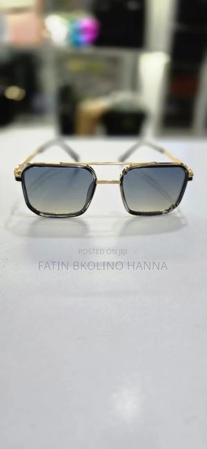 Classy Unisex Louis Vuitton Sunglass - main view