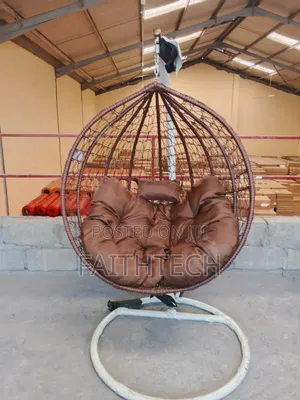 Outdoor Swing in Round