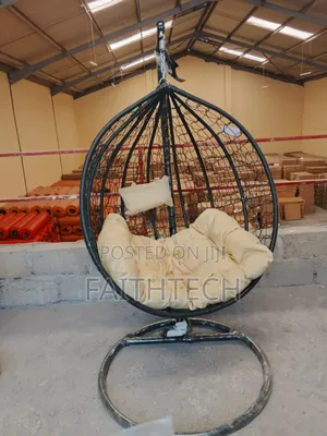 Outdoor Swing in Round