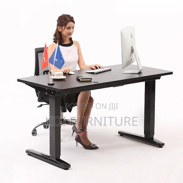 Office Desk: Modern 1.4m Electrical Height Adjustable Desk - thumbnail 9