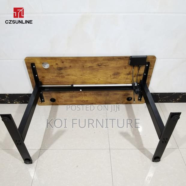 Office Desk: Modern 1.4m Electrical Height Adjustable Desk - thumbnail 10