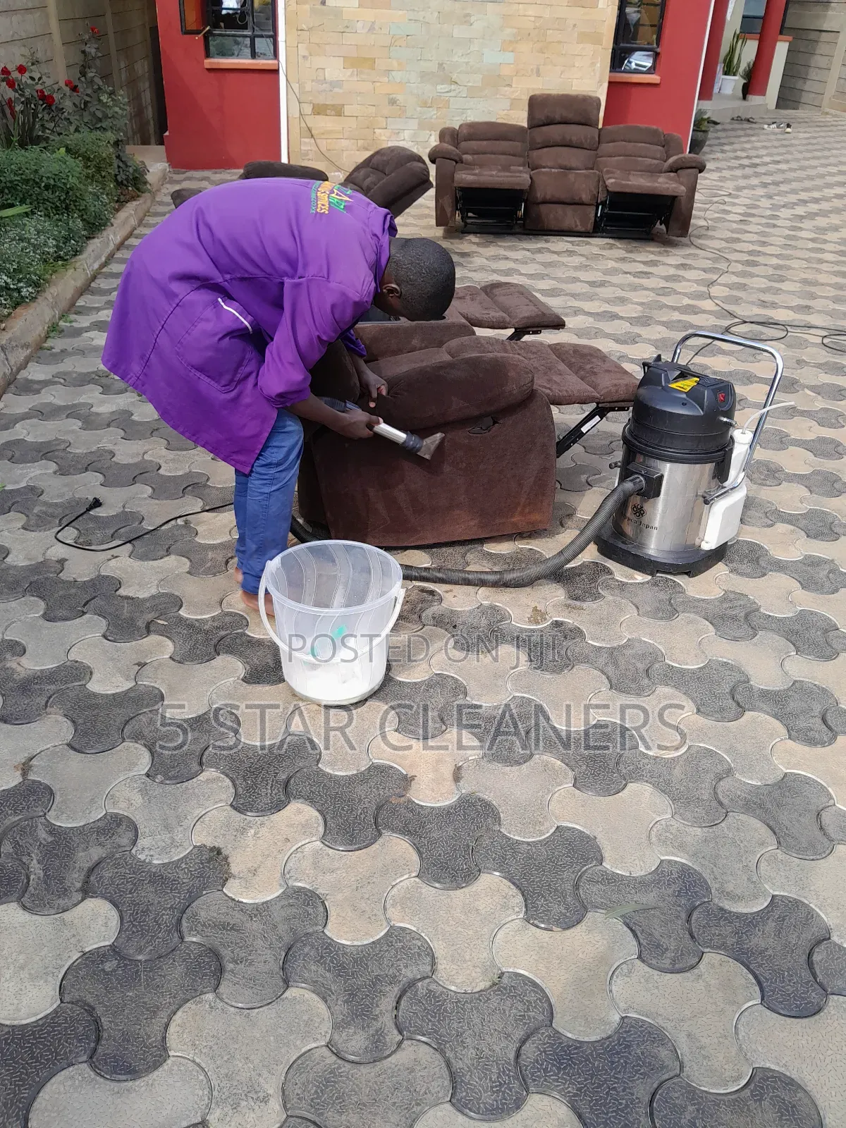 Sofa Cleaning/Chair Cleaning