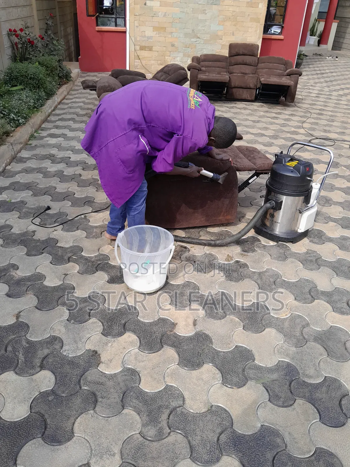 Sofa Cleaning/Chair Cleaning