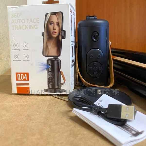 Smoothly 360° Auto Face Tracking Selfie Stick Tripod – Blackq04 360°