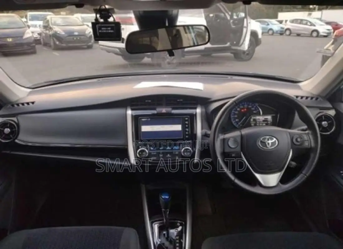 Toyota Corolla Fielder 1.5 Hybrid FWD 2019 Blue