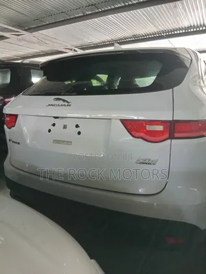 Jaguar F-Pace 2017 White