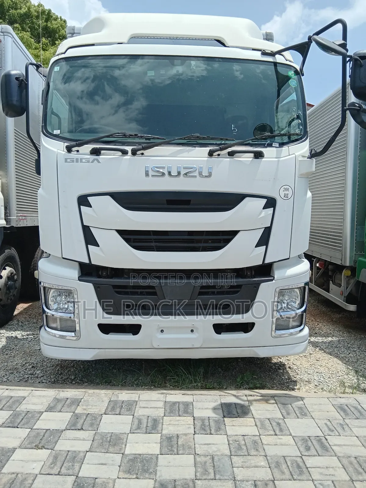 Isuzu Giga Truck