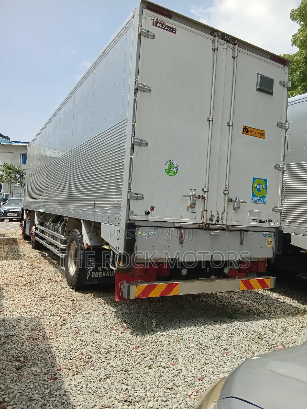 Isuzu Giga Truck