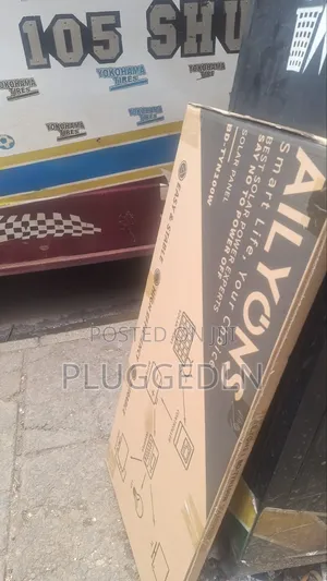 Ailyons 100watts Solar Panel *