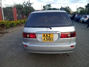 Toyota Ipsum 1990 Silver
