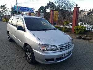Toyota Ipsum 1990 Silver