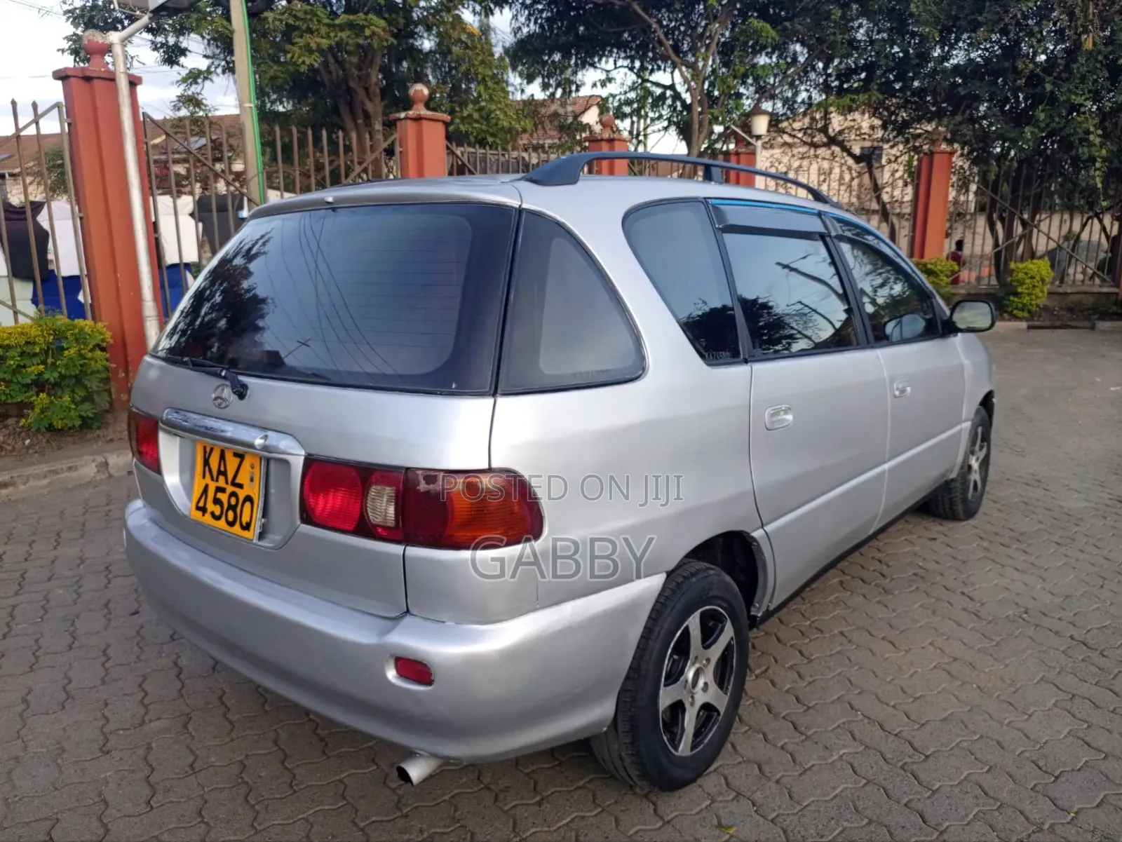 Toyota Ipsum 1990 Silver
