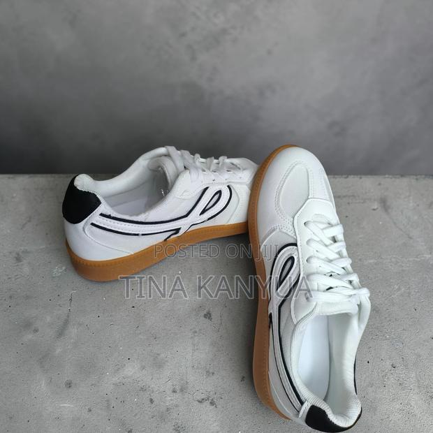 Ladies Sneakers - thumbnail 9