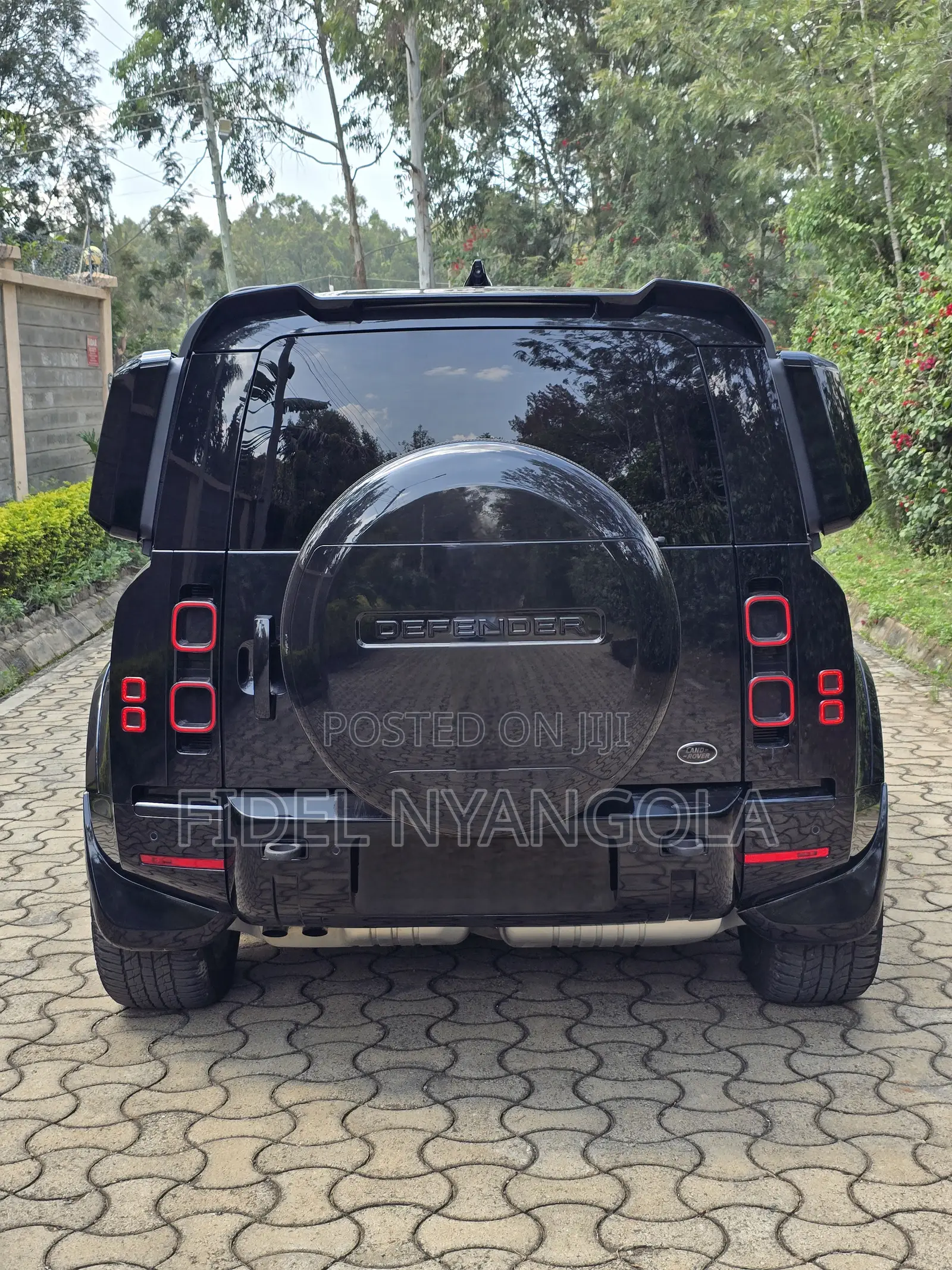 Land Rover Defender X-Dynamic SE 2022 Black