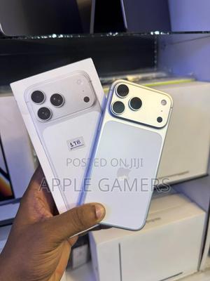 Apple iPhone 17 Pro Max 1 TB Silver - thumbnail 2