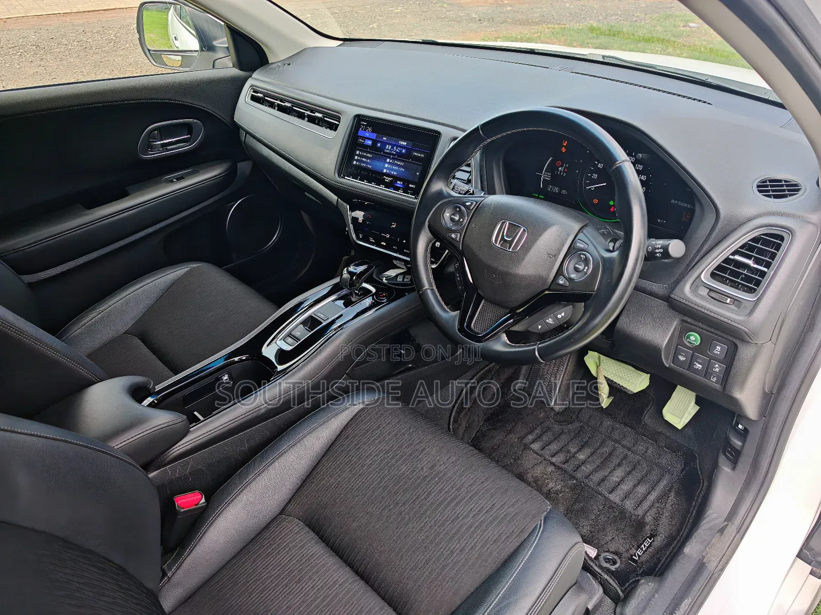 Honda Vezel 1.5 Hybrid 2WD 2019 Off white