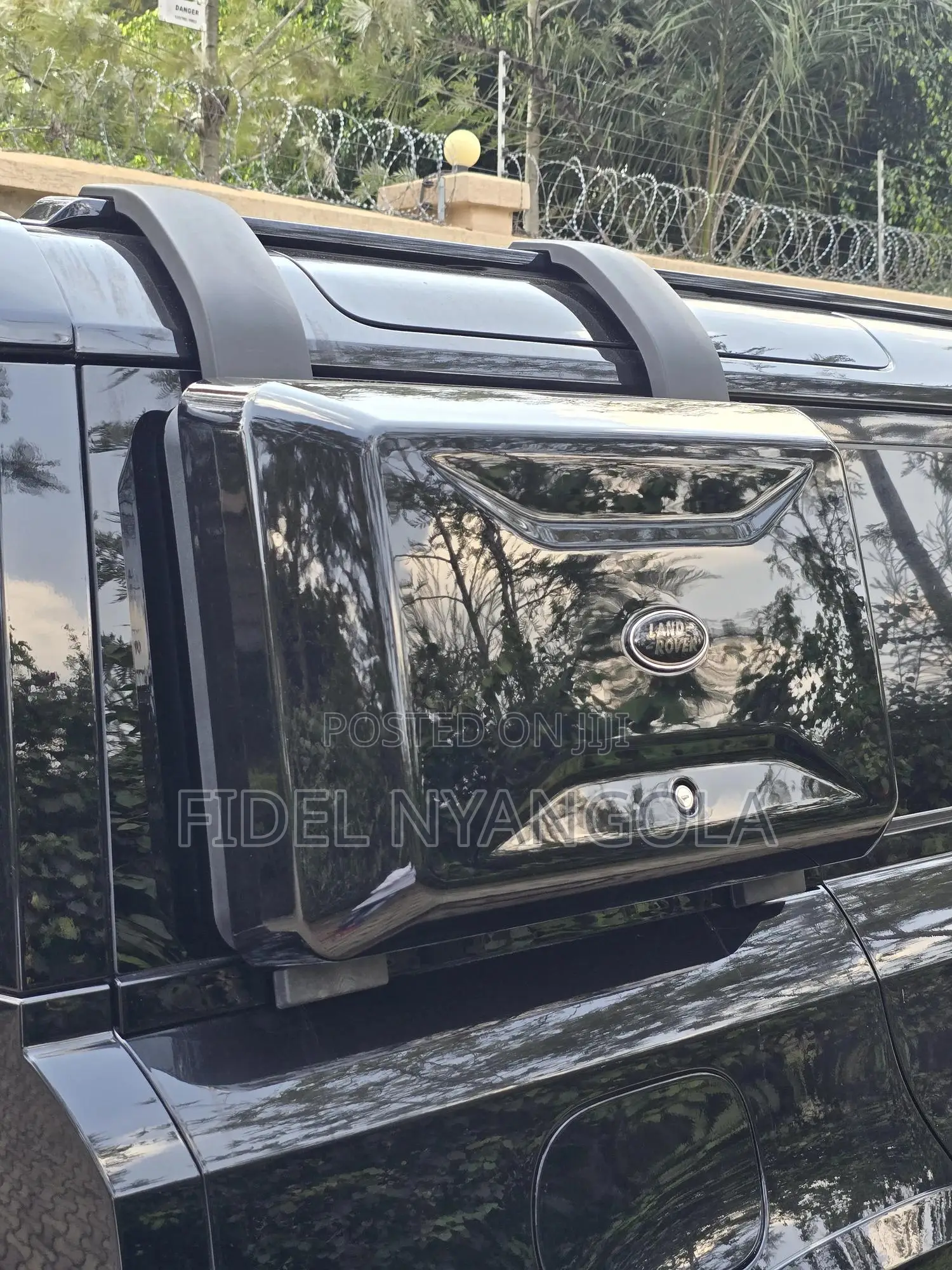 Land Rover Defender X-Dynamic SE 2022 Black