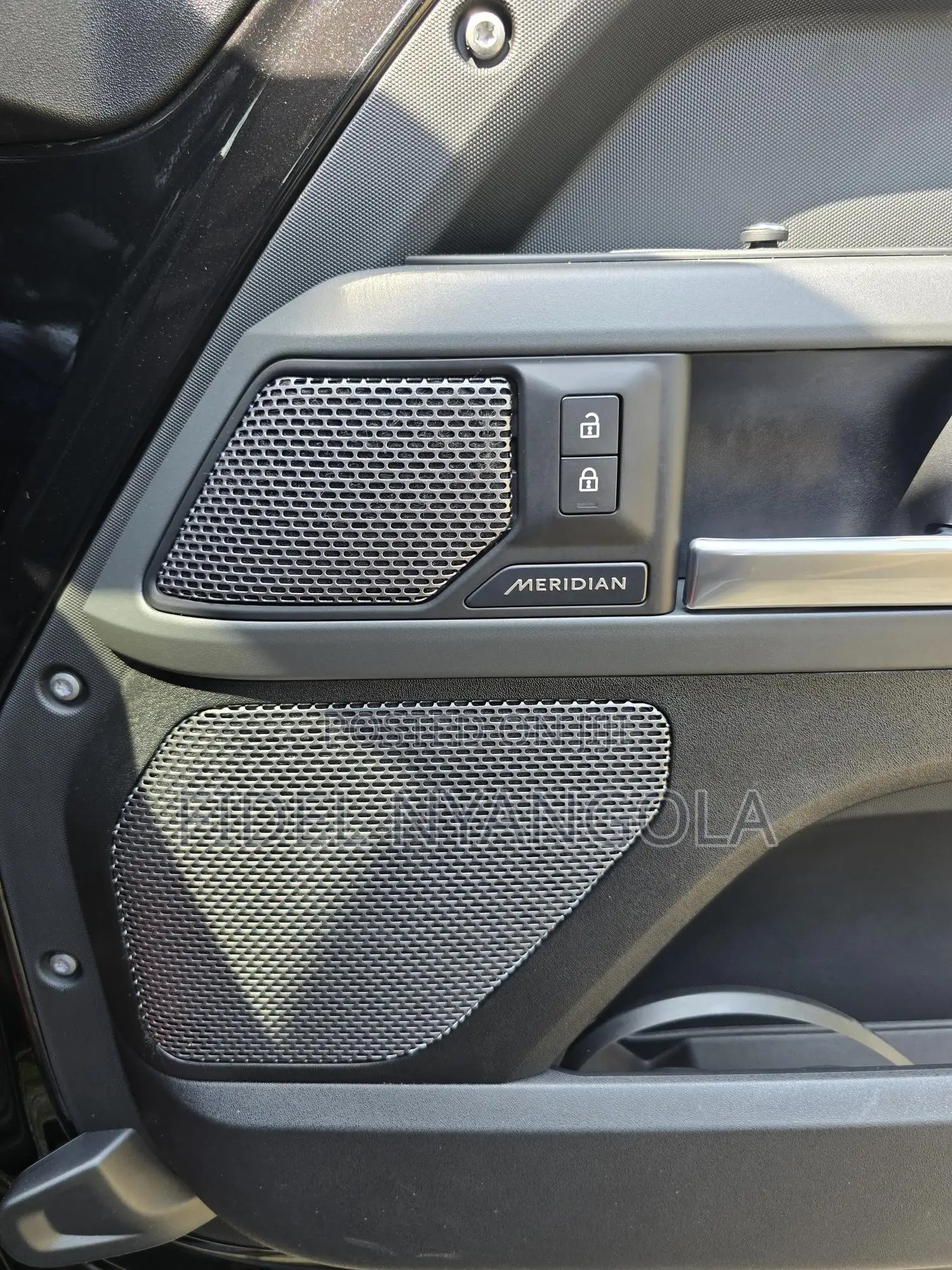 Land Rover Defender X-Dynamic SE 2022 Black