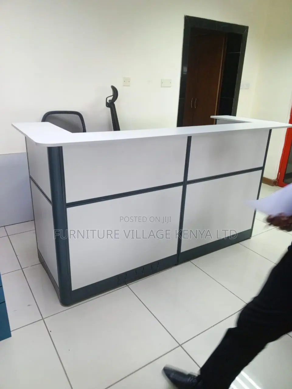 Office Desk; 1.8 Meter Front Reception Office Desk