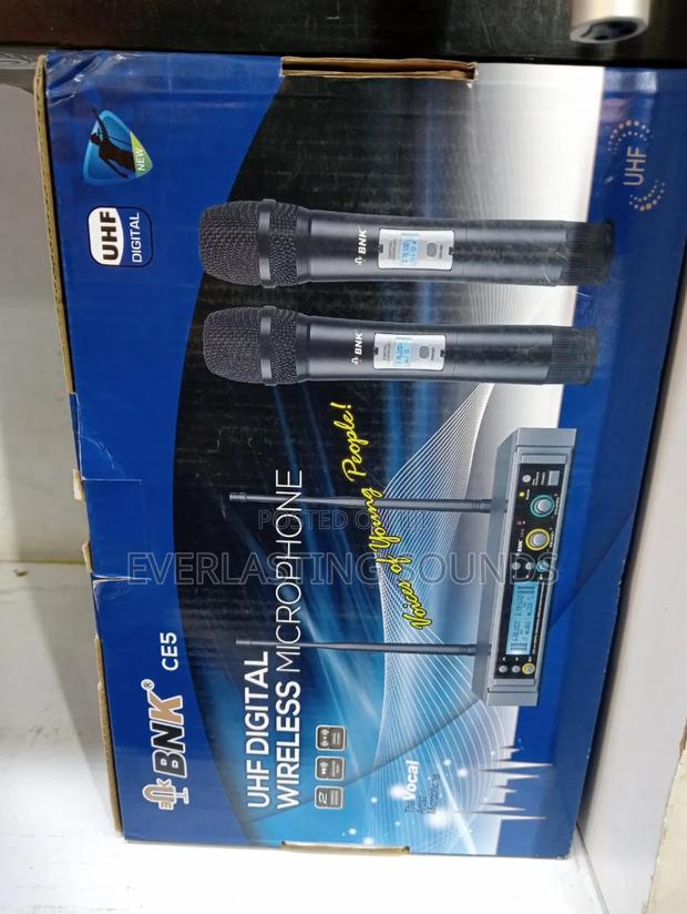 BNK Ce5 Uhf Digital Wireless Microphone System.