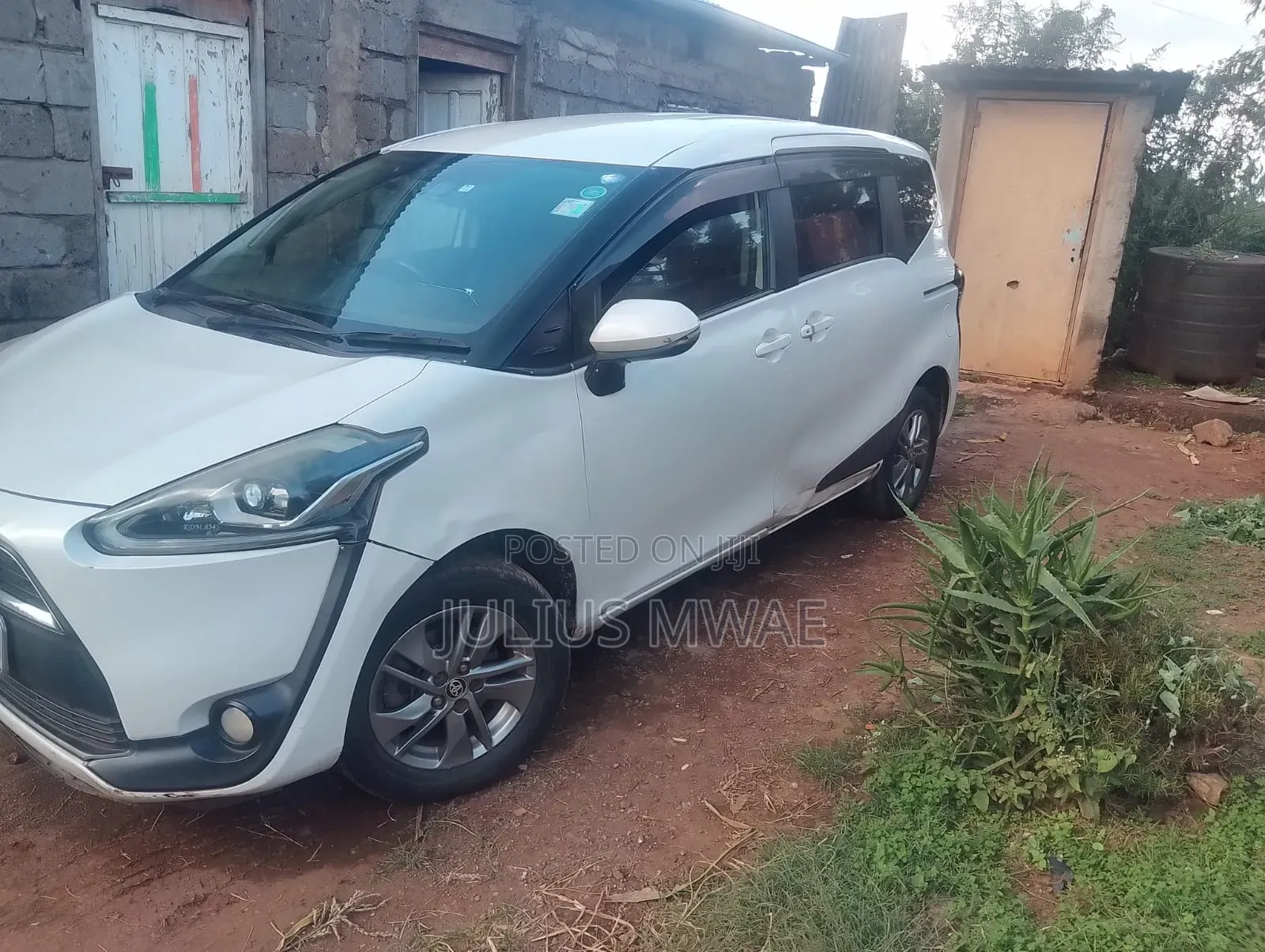 Toyota Sienta 2017 White