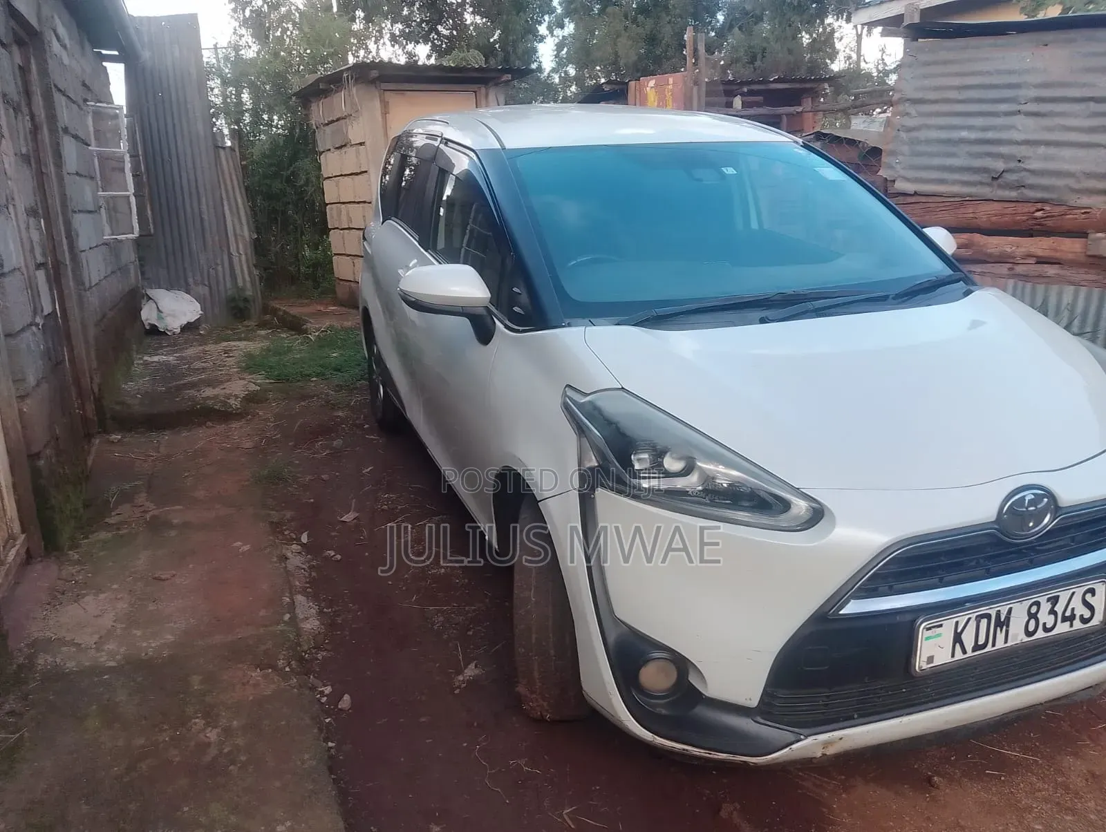 Toyota Sienta 2017 White