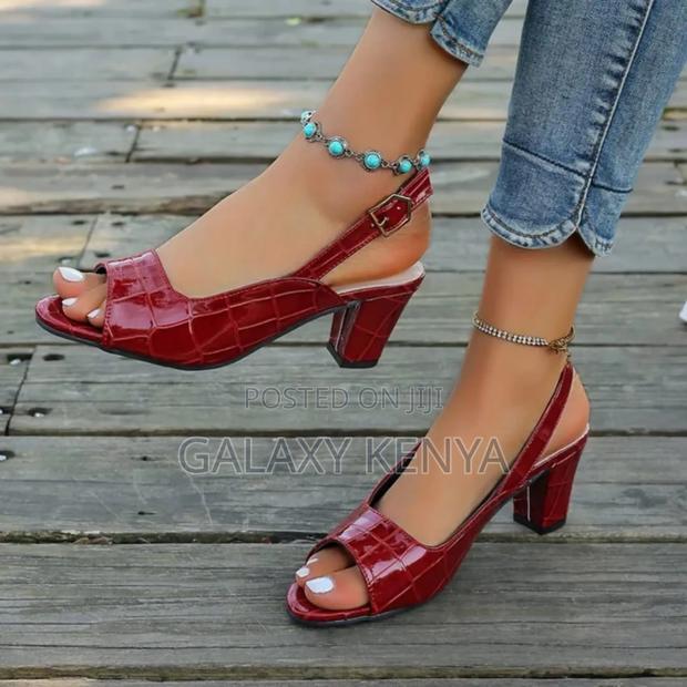 Tiptoe [36 - 43] - thumbnail 3