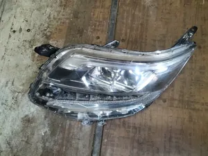 Toyota Noah 2018 Headlight Zenon