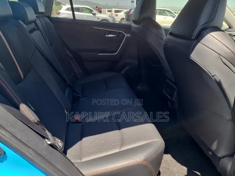 Toyota RAV4 2020 Blue