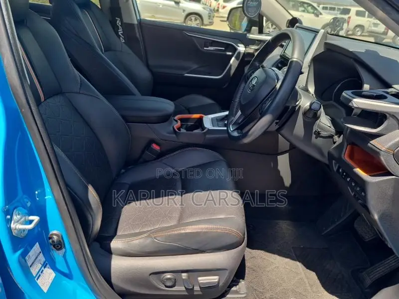 Toyota RAV4 2020 Blue