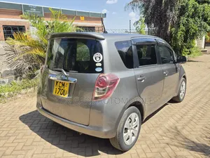 Toyota Ractis 2010 Silver