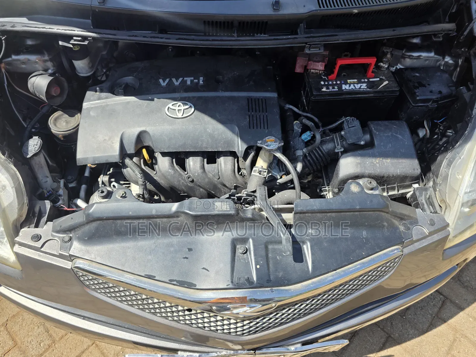 Toyota Ractis 2010 Silver