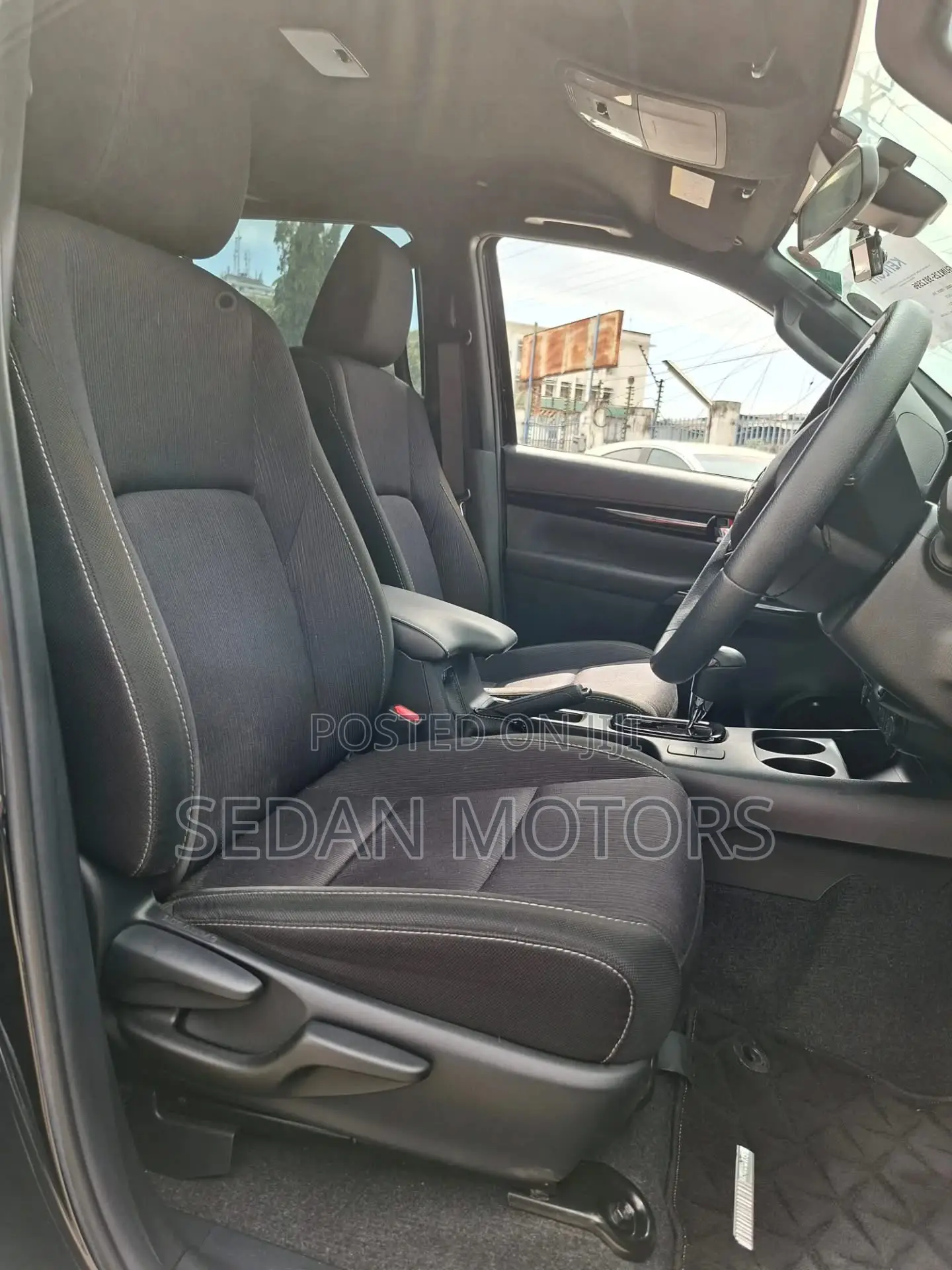Toyota Hilux 2019 Black