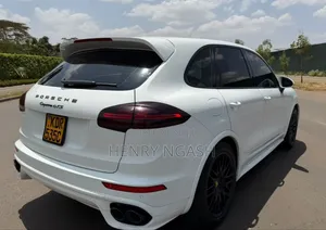 Porsche Cayenne 2015 White