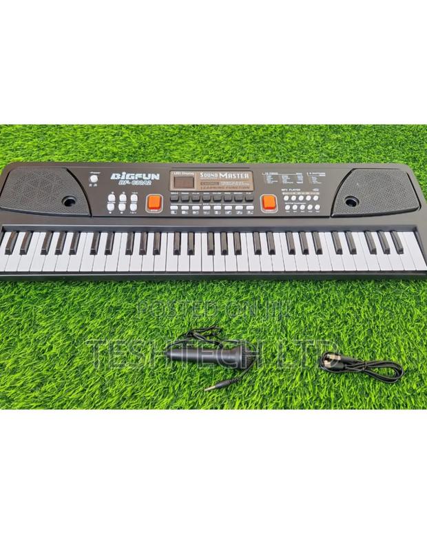 Electronic Piano Keyboard – 61 Keys With Built-in Battery, Speakers