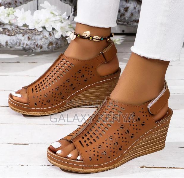 Open Toe Wedge- Size 37-42 - thumbnail 4