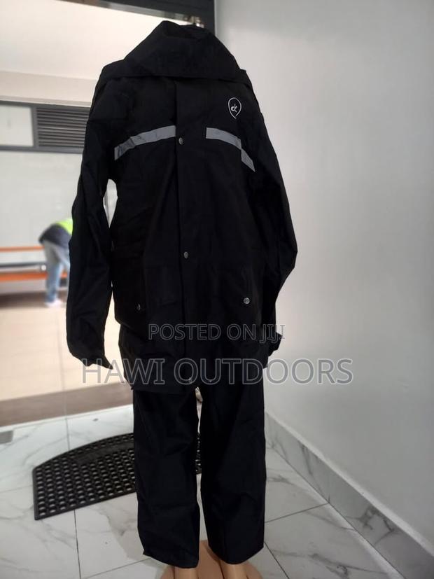 Split Rain Suit – Waterproof, Reflective All-Weather Coverage - main view