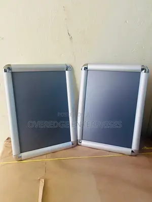 Clip Poster Frames for Offices