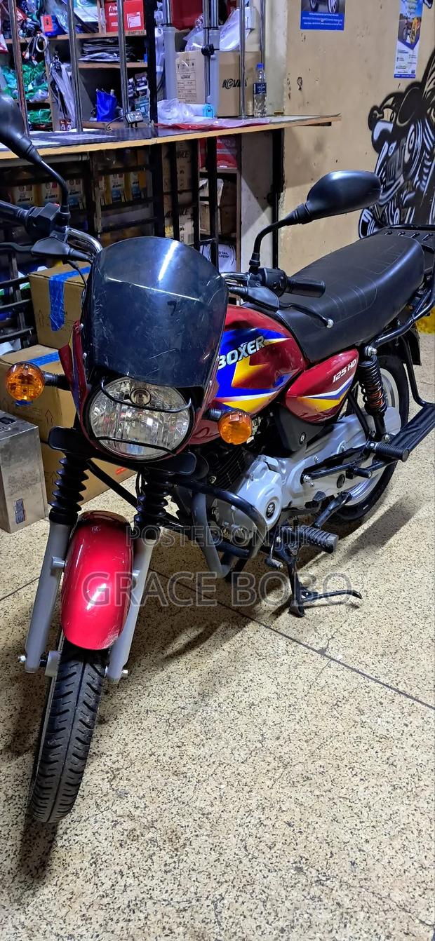 Bajaj Boxer 125 2025 Red