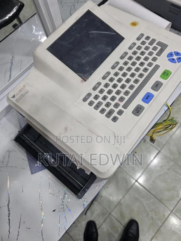 12 Channel Ecg Machine - thumbnail 3
