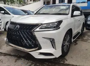 Lexus LX 570 AWD 2019 White