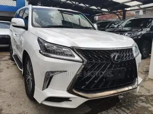Lexus LX 570 AWD 2019 White