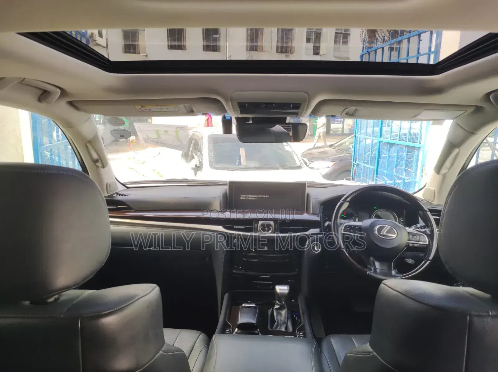 Lexus LX 570 AWD 2019 White